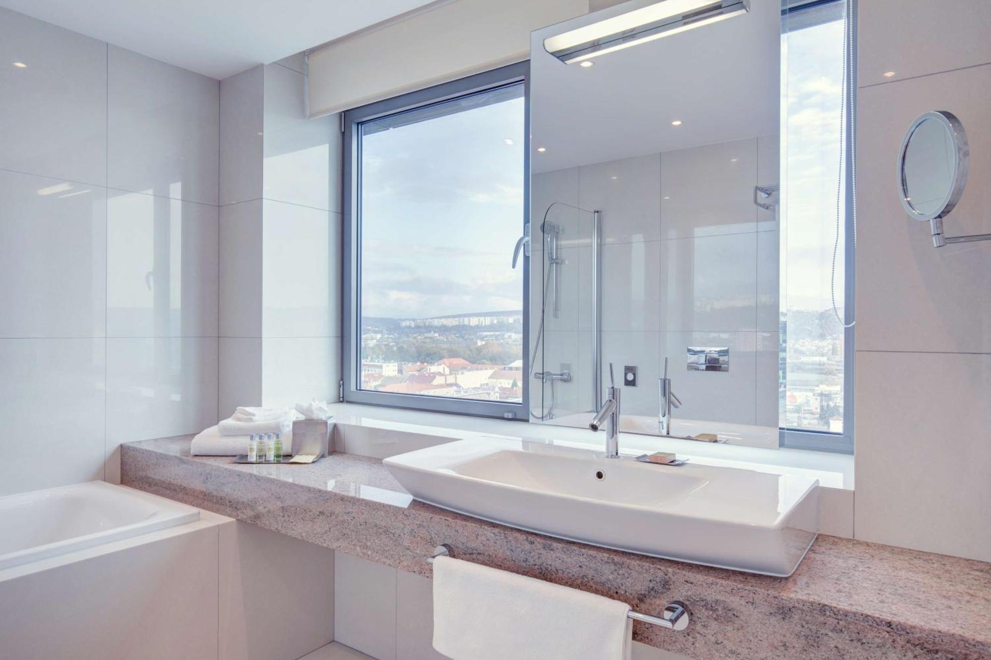 Готель Doubletree By Hilton 4*